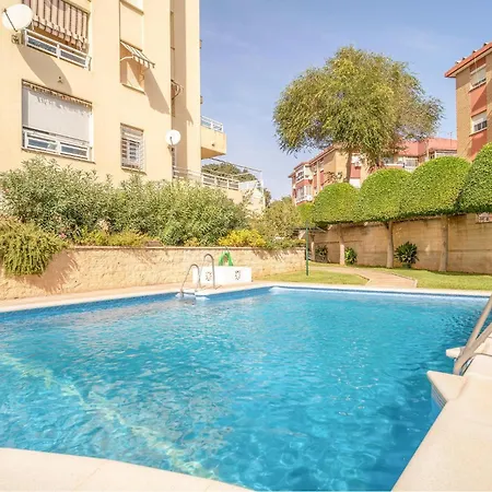 Cozy With Pool