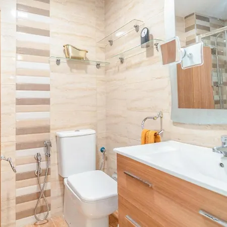 Cozy With Pool Apartamento